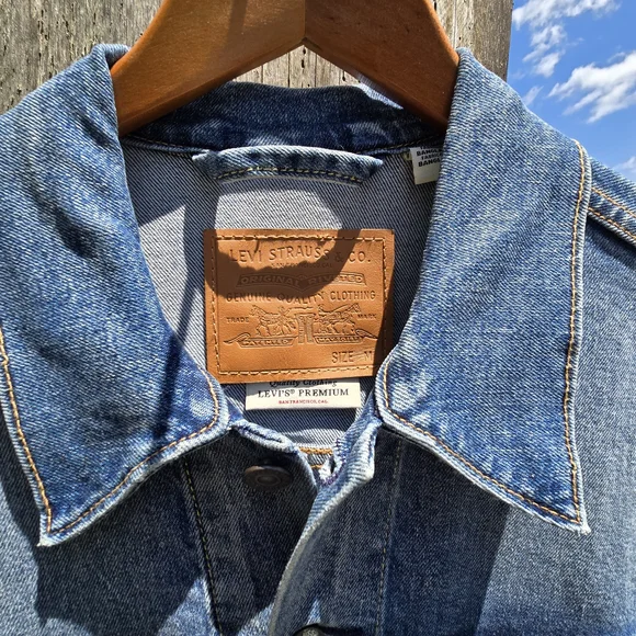 Levi's Premium Denim Trucker Jacket - Picture 5 of 8